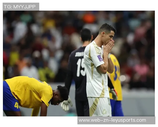 C罗在胜利打入第三球后与对方门将互动和解引发热议